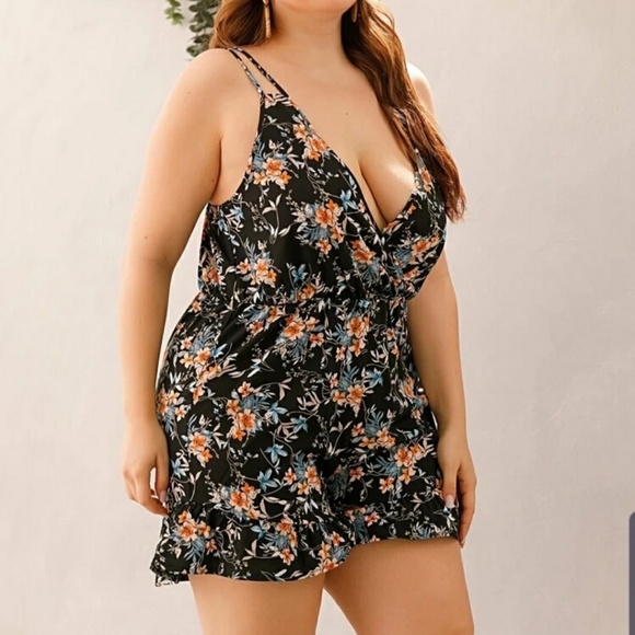 Floral Plunging Ruffled Hem Romper - New - Picture 4 of 8